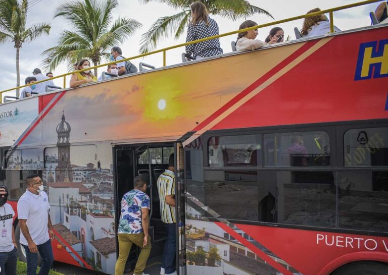 bus vallartour bus puerto vallarta 2 1 768x545