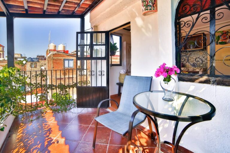 balcony tradicional hotel villa del mar puerto vallarta 1 768x512