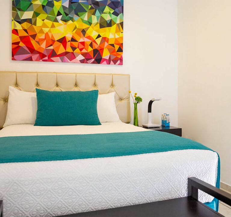 bed container inn hotel aeropuerto puerto vallarta 1 768x723