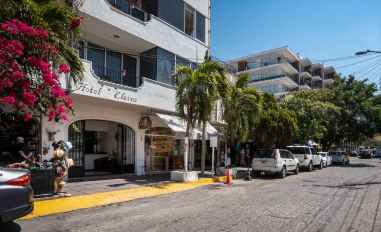 front hotel eloisa puerto vallarta 1 768x468