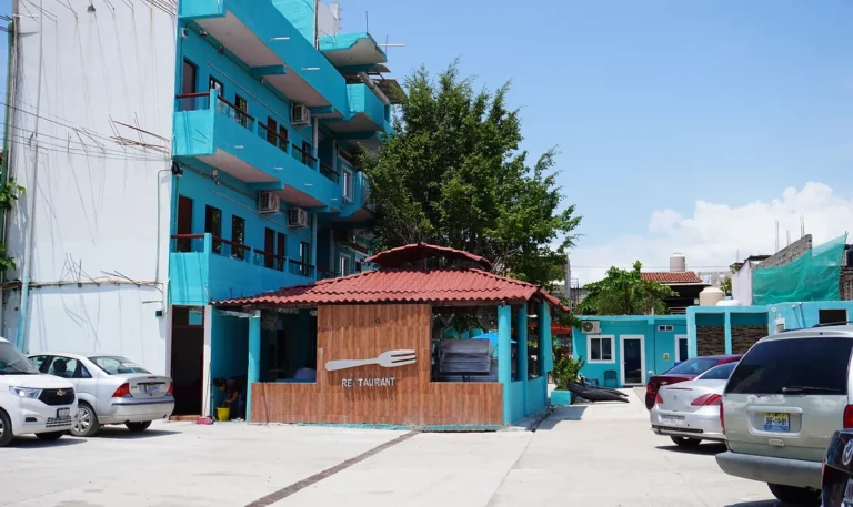 front hotel vista hermosa aeropuerto puerto vallarta 1 768x457