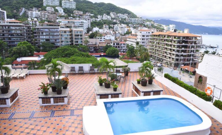 pool hotel eloisa puerto vallarta 1 768x468