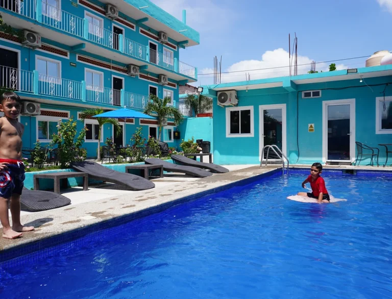 pool hotel vista hermosa aeropuerto puerto vallarta 1 768x586