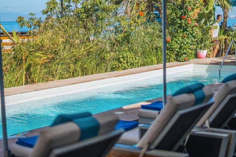 pool olas atlas suites puerto vallarta 1 768x512