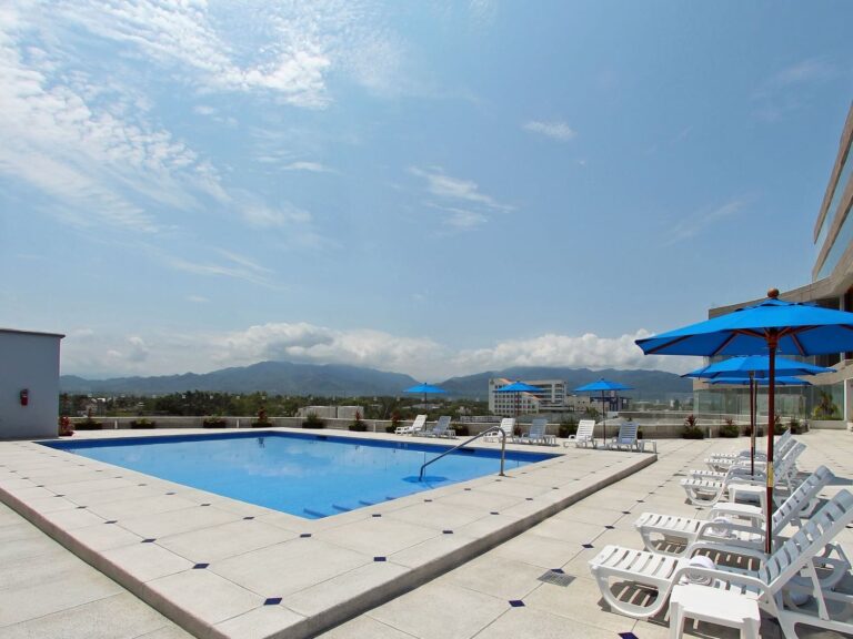 pool one puerto vallarta aeropuerto 1 768x576