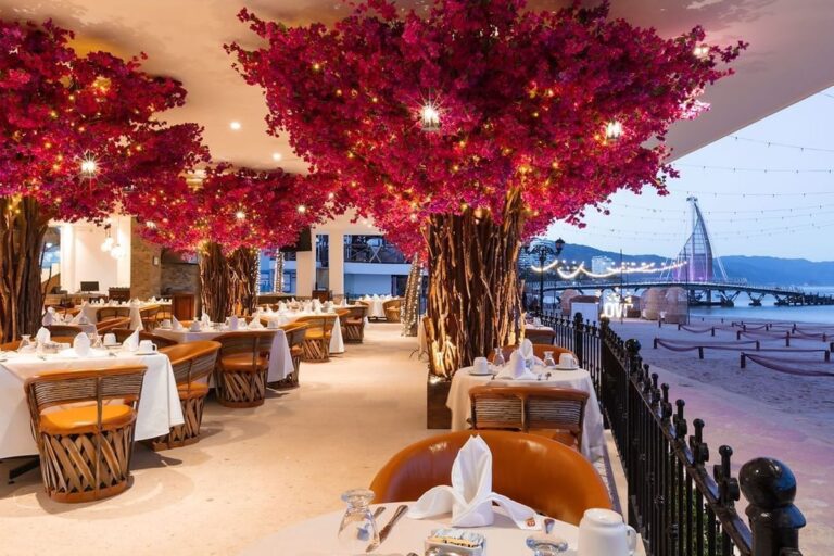 restaurant hotel playa los acros puerto vallarta 1 768x512