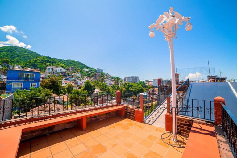 rooftop tradicional hotel villa del mar puerto vallarta 1 768x512