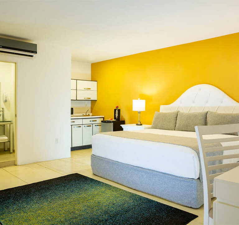 room container inn hotel aeropuerto puerto vallarta 1 768x723