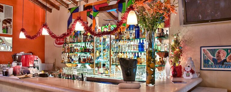 bar la piazzetta puerto vallarta 768x307