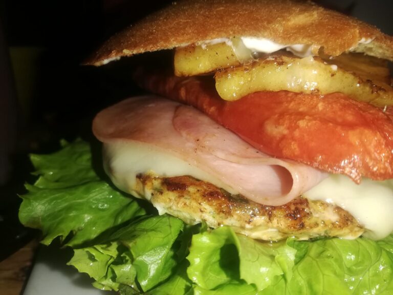burger hamburguesas y algo mas puerto vallarta 768x576