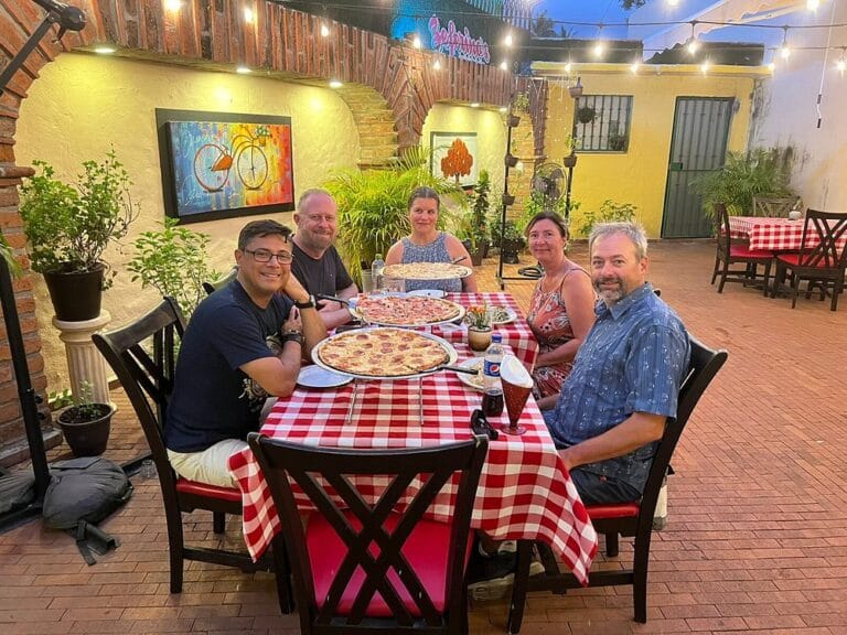 customers zeferinos pizza puerto vallarta 768x576