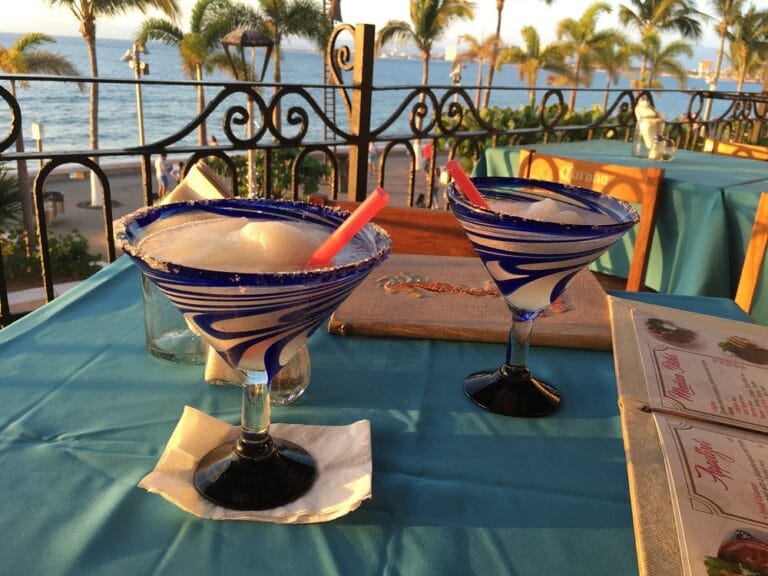 drinks bar oceano restaurante puerto vallarta 768x576