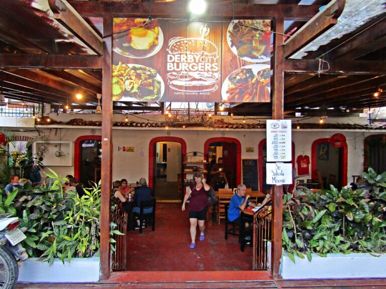 entrance derby city burgers puerto vallarta 768x576