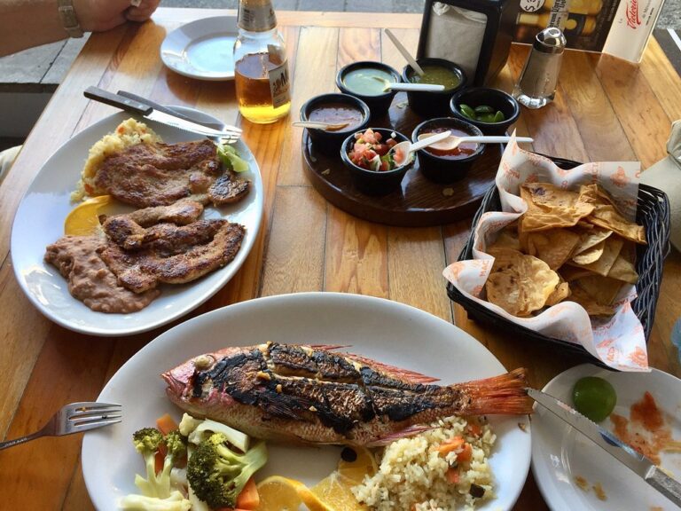 food restaurante rico mac taco puerto vallarta 768x576