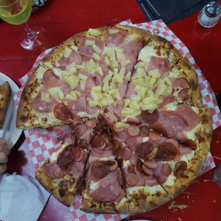 food tarantinos pizza and pasta puerto vallarta2 768x768