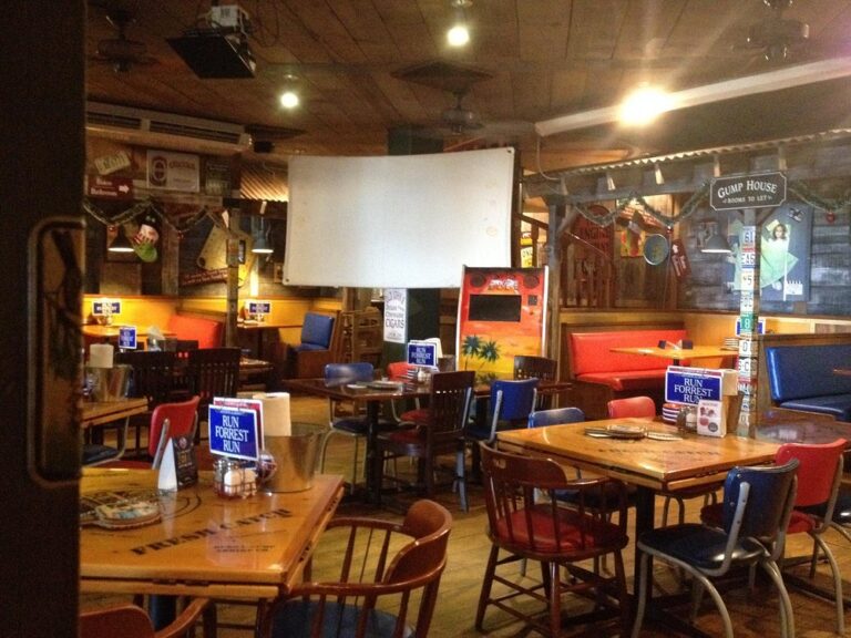 interior bubba gump puerto vallarta 768x576