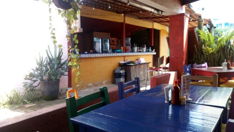 interior el toro marisquero puerto vallarta 768x432