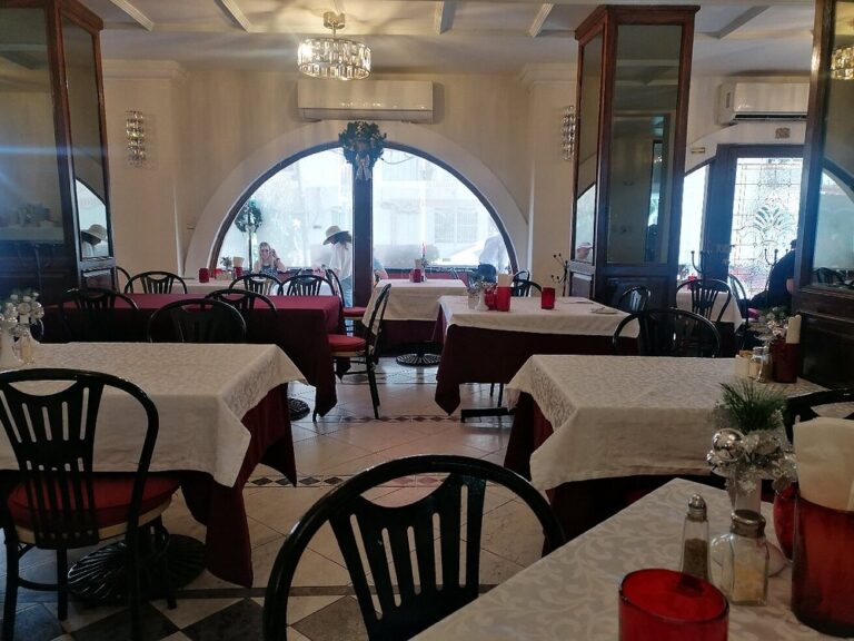 interior kaiser maximilian puerto vallarta 768x576
