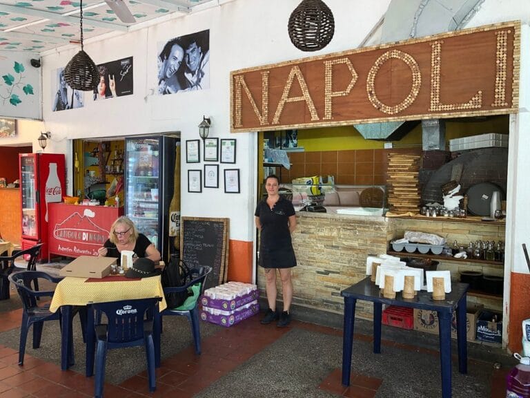 interior l angolo di napoli puerto vallarta 768x576