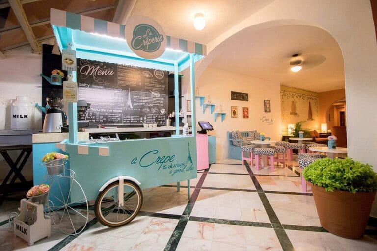 interior la creperie puerto vallarta 768x512