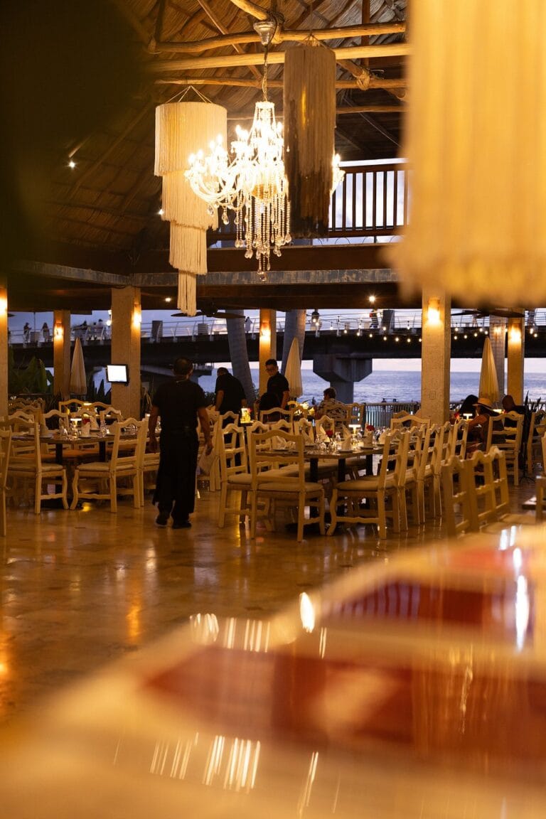 interior oscar s puerto vallarta 1 768x1152