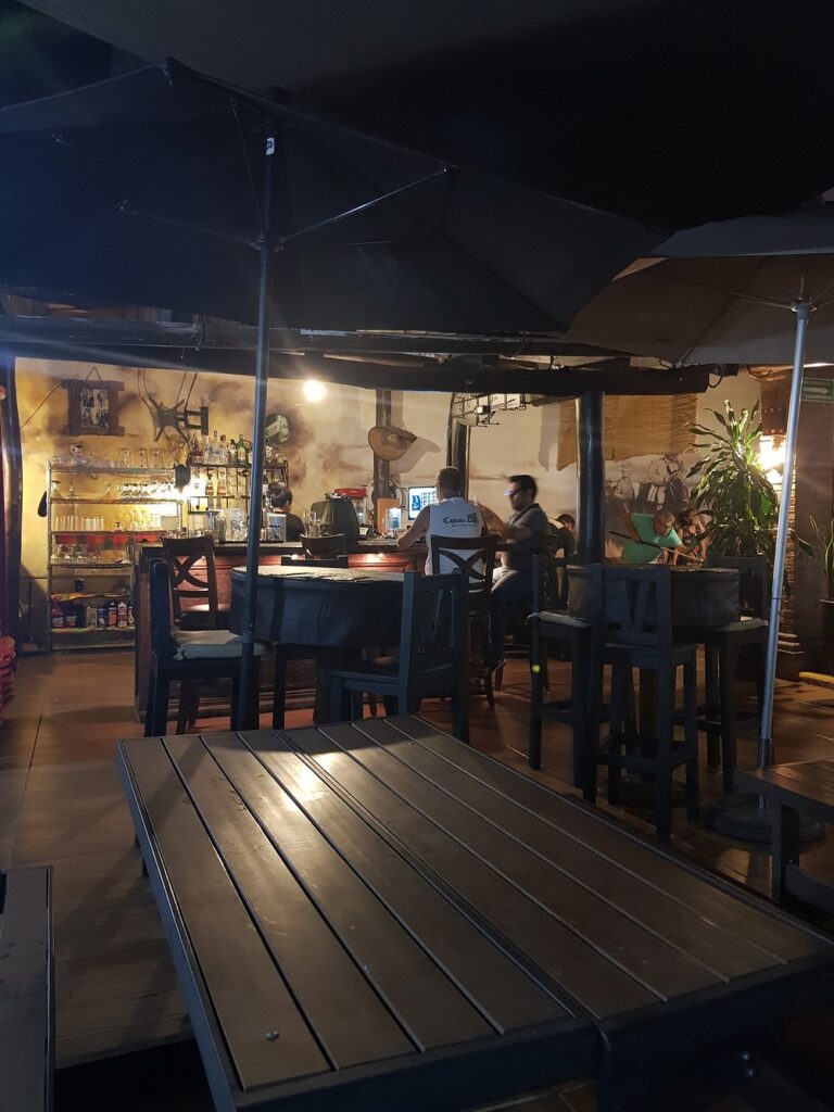 interior pancho villa burgers puerto vallarta 1 768x1024