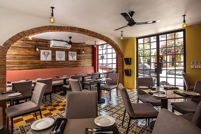 interior siam cocina thai puerto valarta1 1