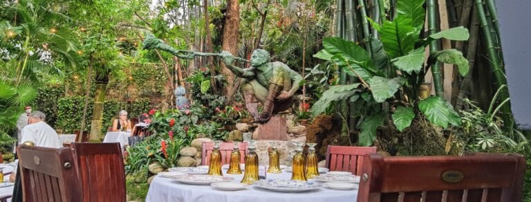 table cafe des artistes puerto vallarta 768x292