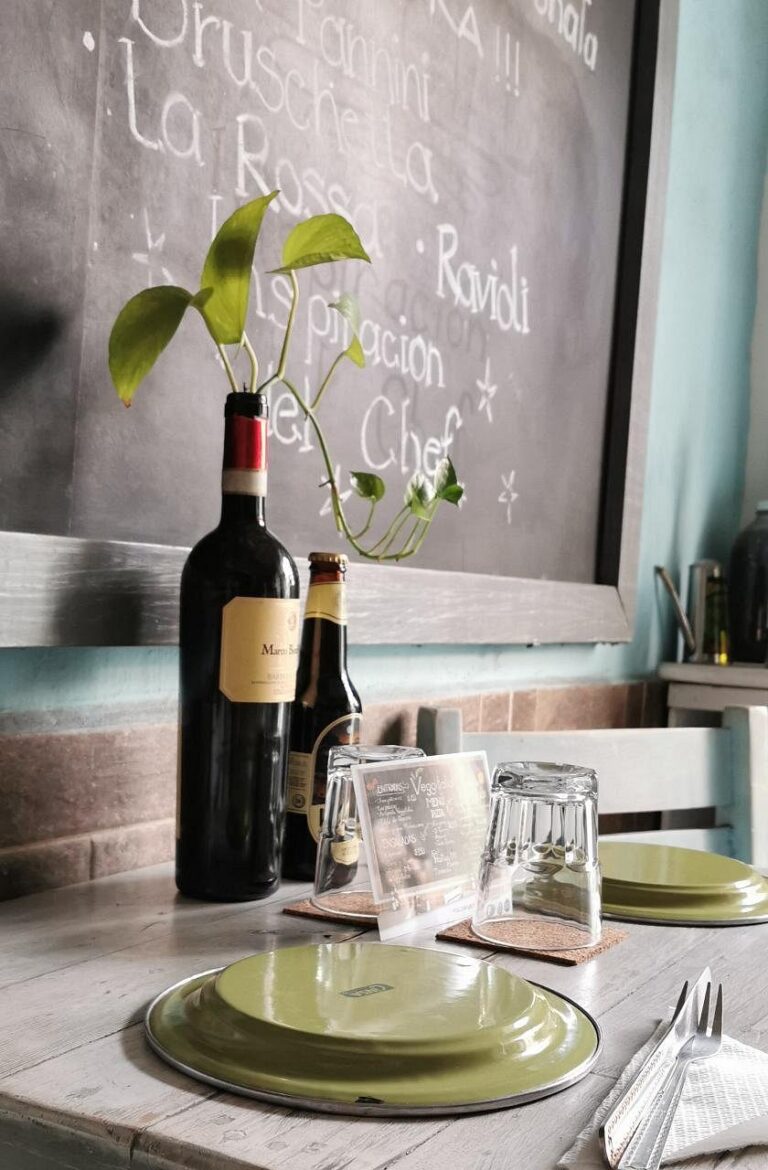 table veggitalia pizza and osteria vegetariana puerto vallarta 768x1170