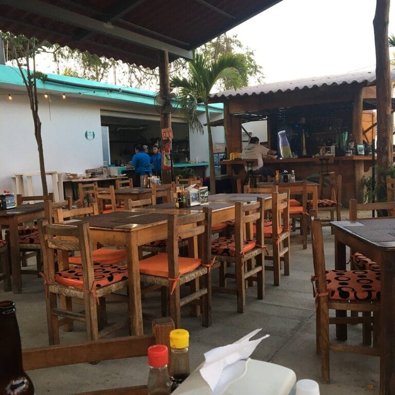 tables abulon antojeria del mar puerto vallarta 768x768